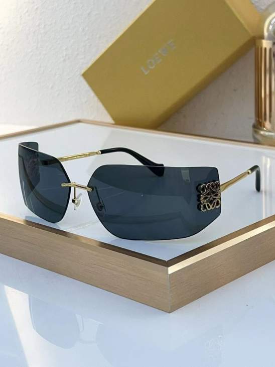 Picture of Loewe Sunglasses _SKUfw80880023fw